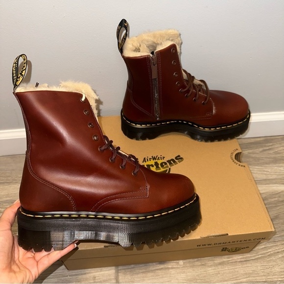 New Size 9 Dr. Martens Jadon Abruzzo Faux Fur Lined Lug Combat Boot - Picture 2 of 7